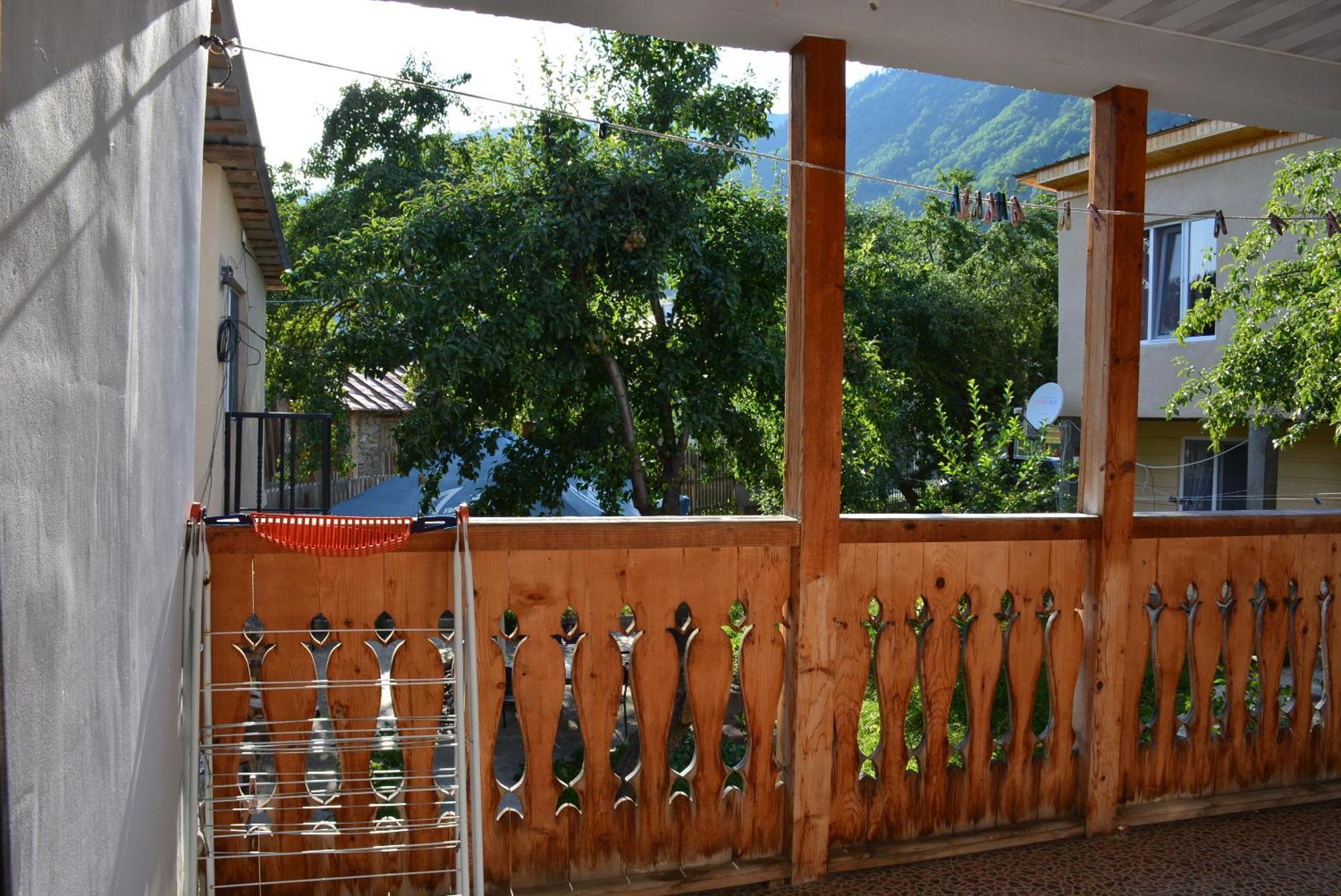 House In Mestia Exterior foto